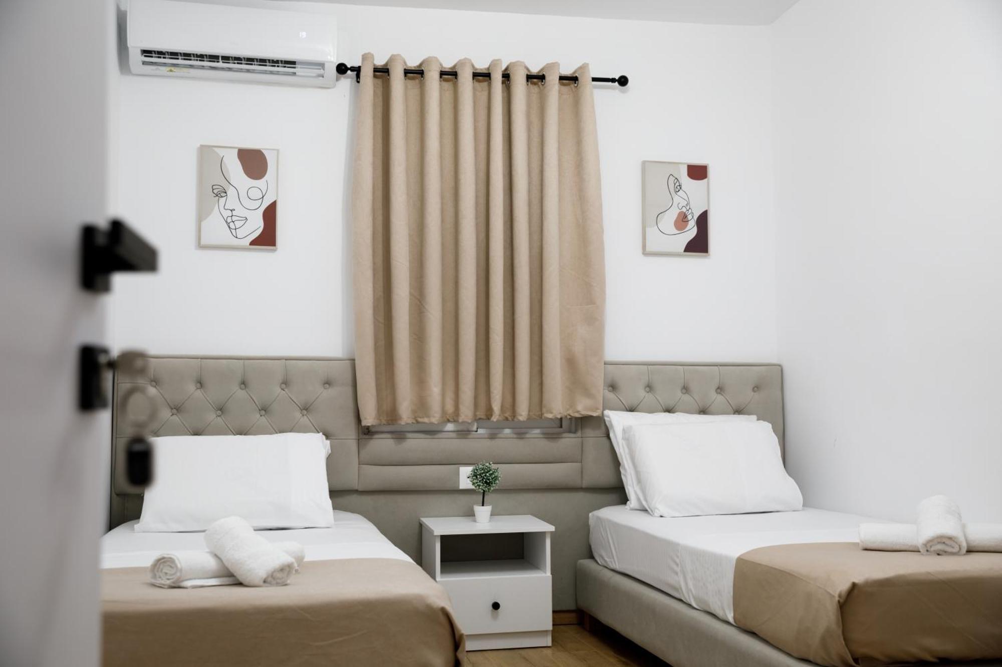 Vila Agimi 65 Gjirokastër 外观 照片
