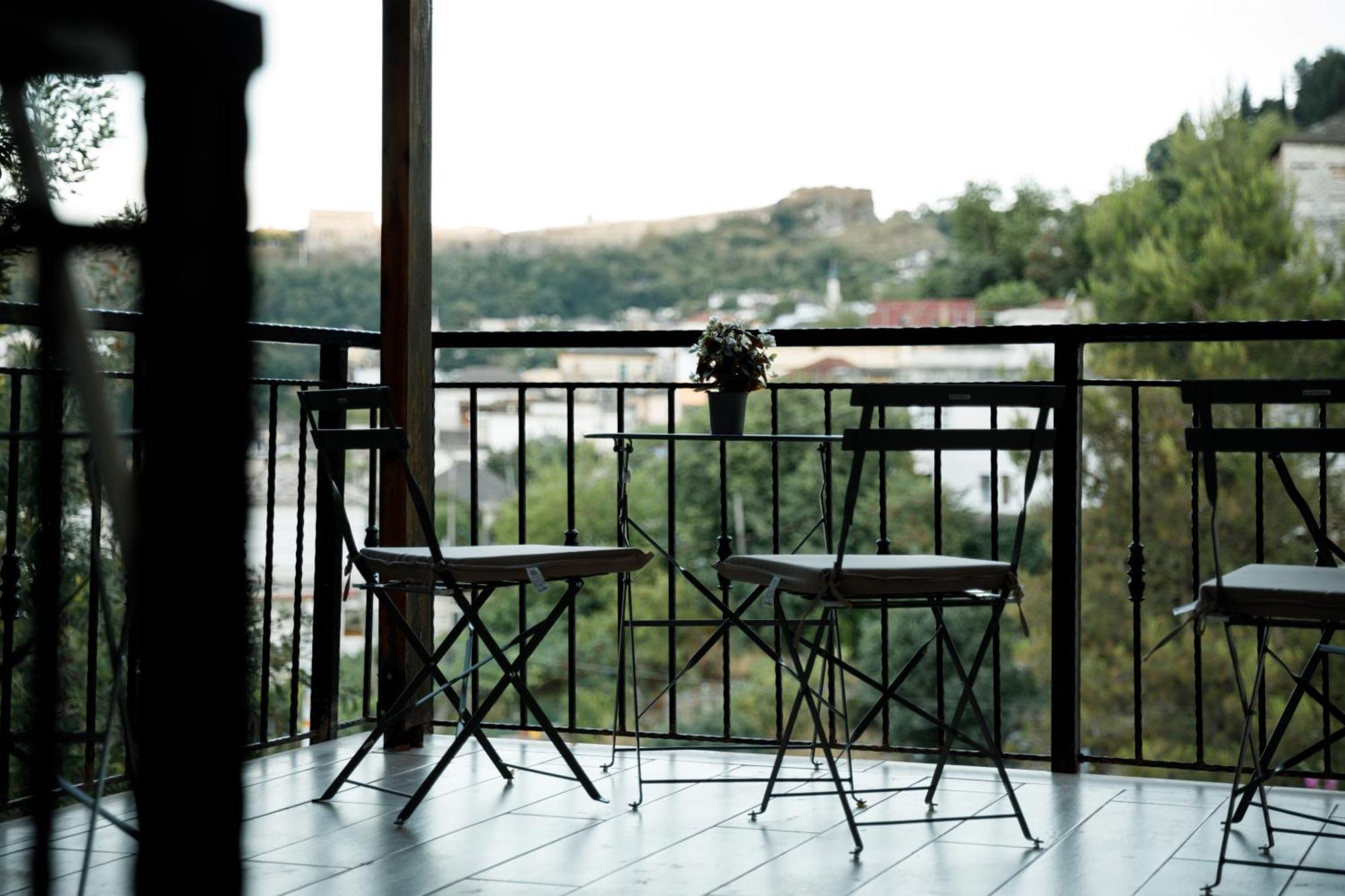 Vila Agimi 65 Gjirokastër 外观 照片