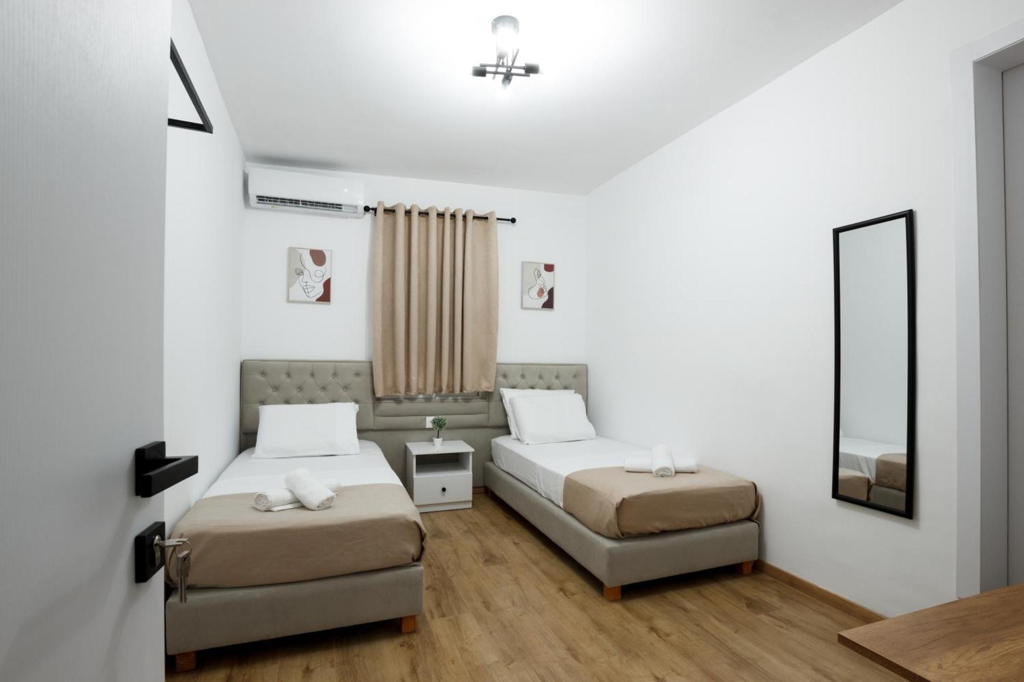 Vila Agimi 65 Gjirokastër 外观 照片