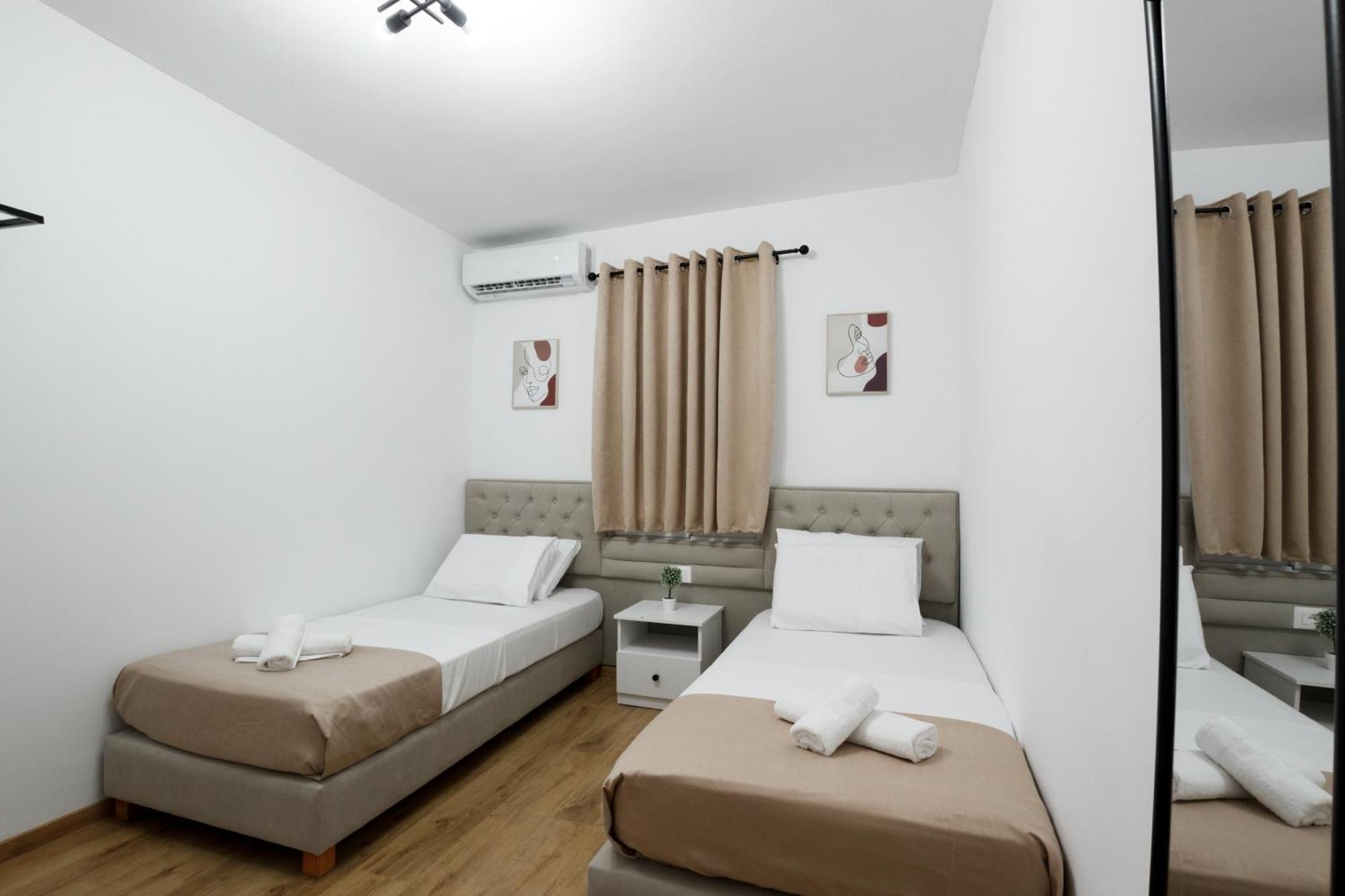 Vila Agimi 65 Gjirokastër 外观 照片